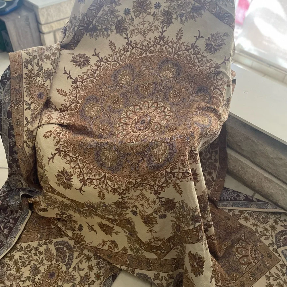 Floral Tapestry Blanket - Picture 3 of 4